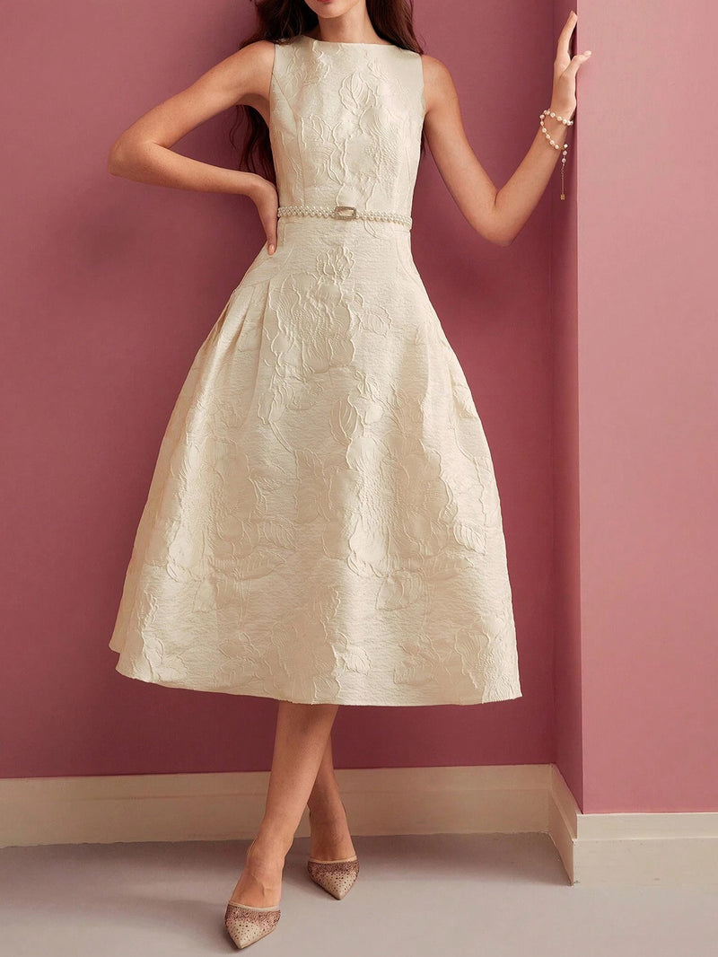 Beautifully Crafted Dress in a Classic Style