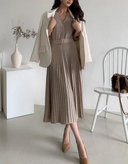 Well Tailored Dress with a Graceful Silhouette