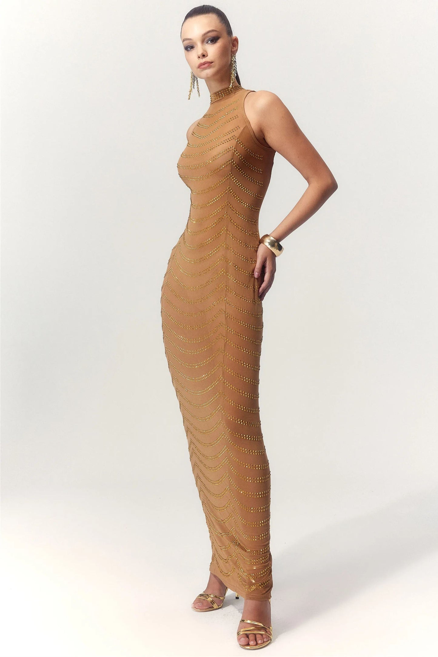 Beautifully Finished Dress in a Timeless Design