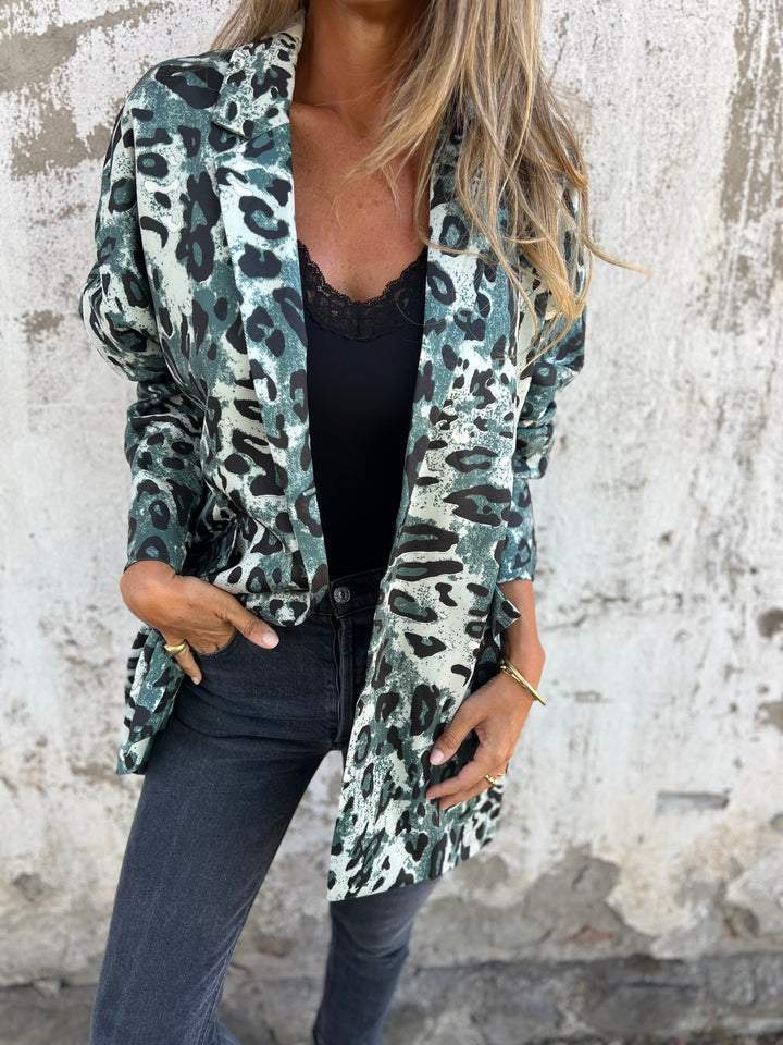 Beautifully Finished Jacket in a Timeless Design