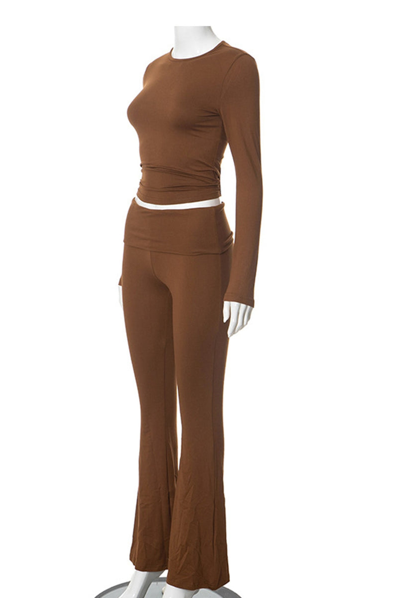 Effortlessly Elegant Pants with a Timeless Design