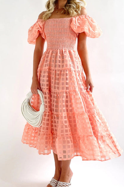 Well Tailored Dress with a Graceful Silhouette