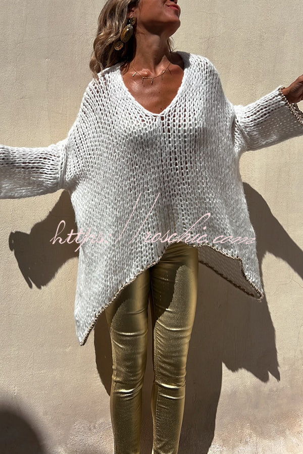 Well Tailored Sweater with a Graceful Silhouette