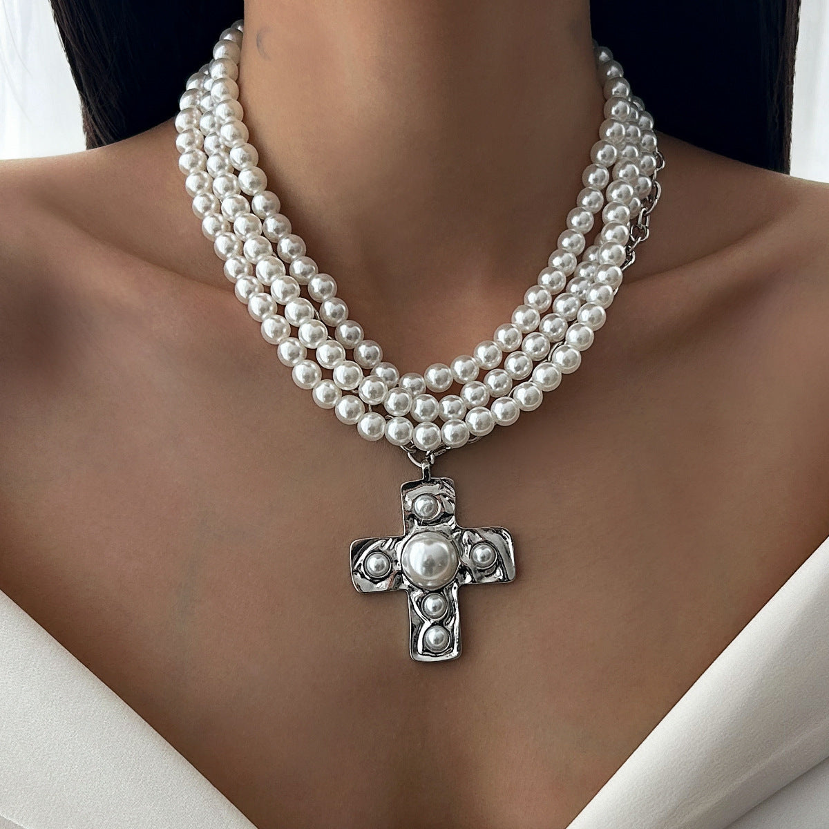 White K Necklace 6986