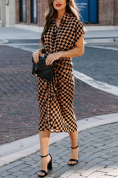 Well Tailored Dress with a Graceful Silhouette