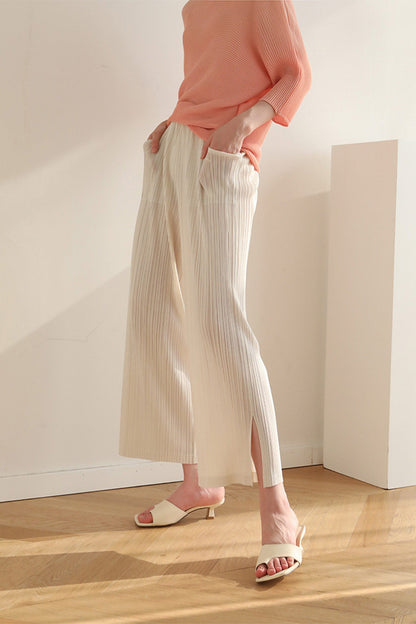 Classic Vintage Pants with a Flattering Fit