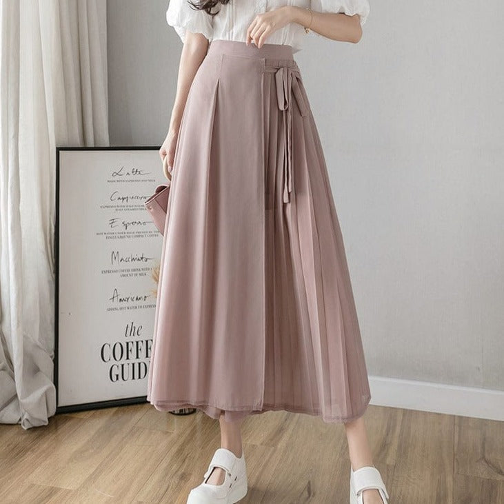 Elegantly Styled Pants for Everyday Wear