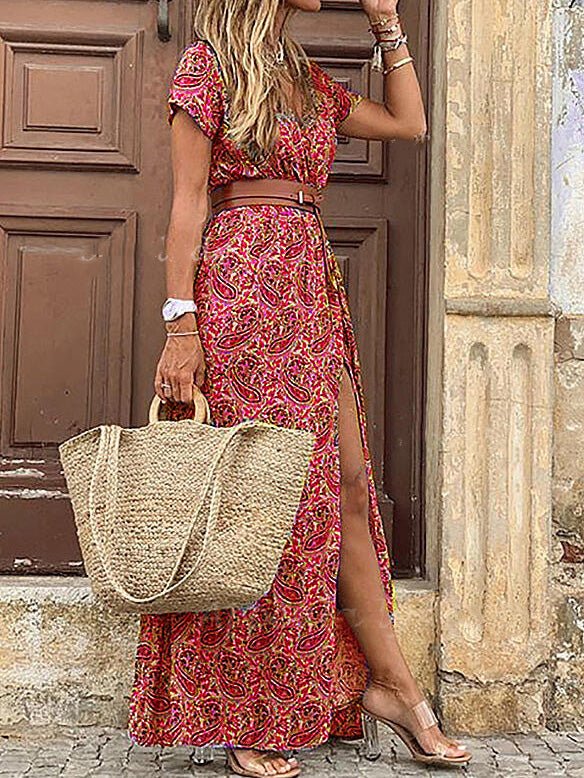 Beautifully Finished Dress in a Timeless Design