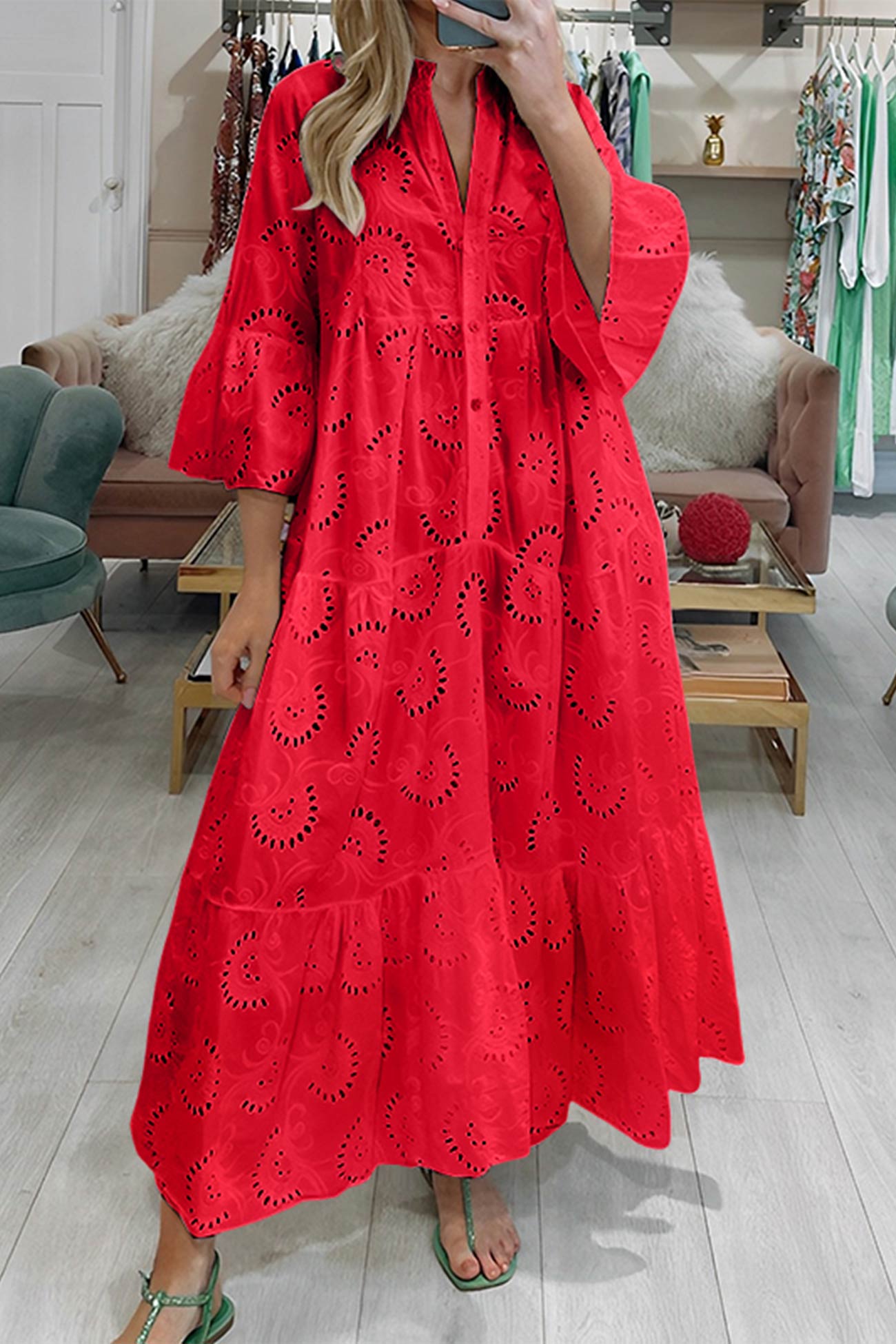 Effortlessly Elegant Dress with a Timeless Design