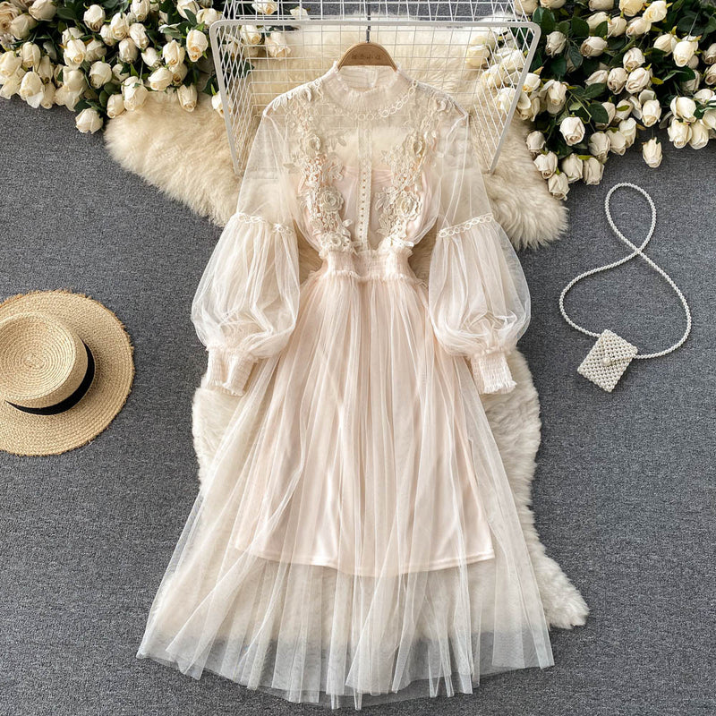 Well Tailored Dress with a Graceful Silhouette