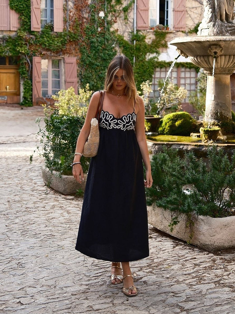 Well Tailored Dress with a Graceful Silhouette