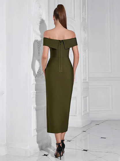 Beautifully Finished Dress in a Timeless Design