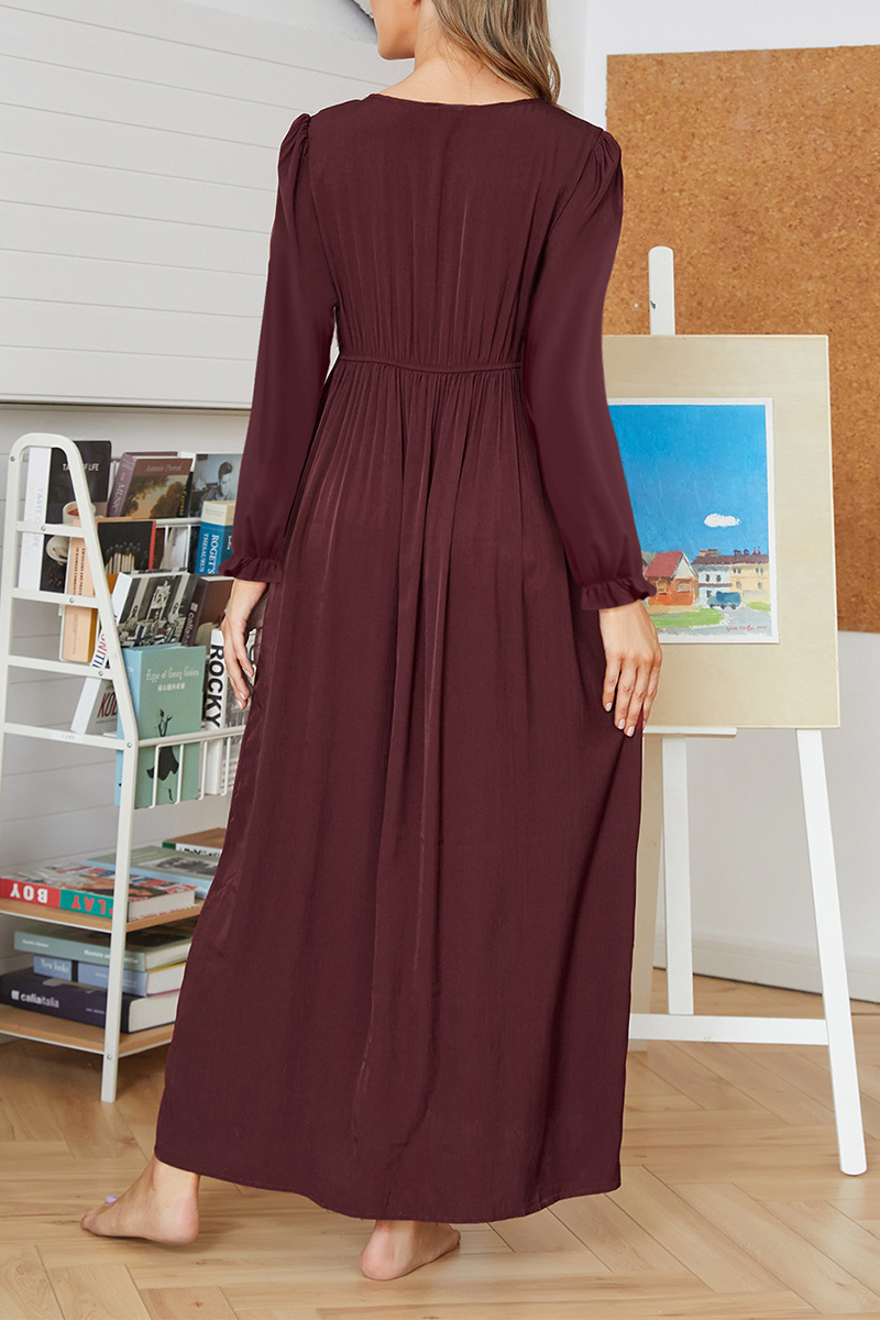 Beautifully Finished Dress in a Timeless Design