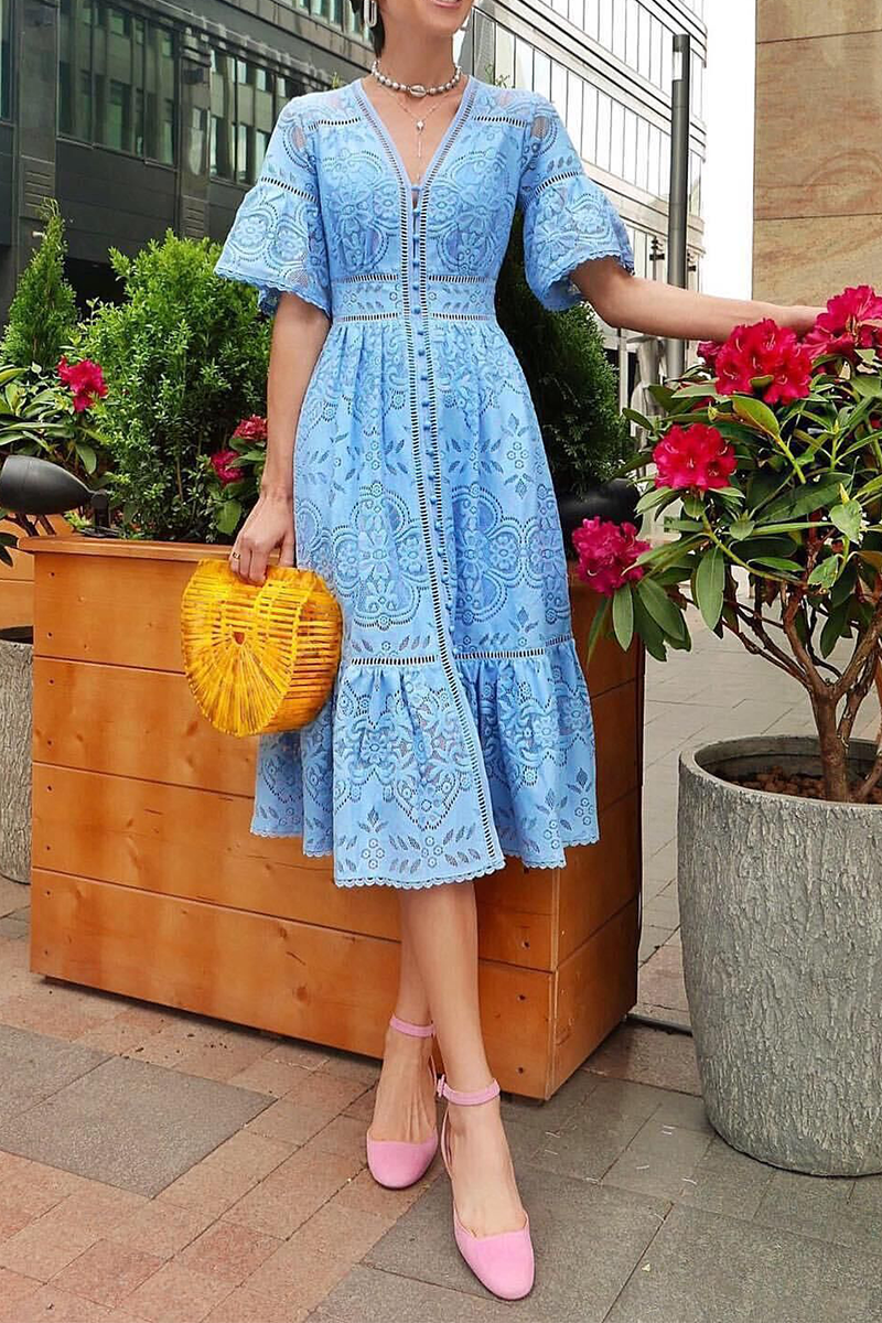 Well Tailored Dress with a Graceful Silhouette
