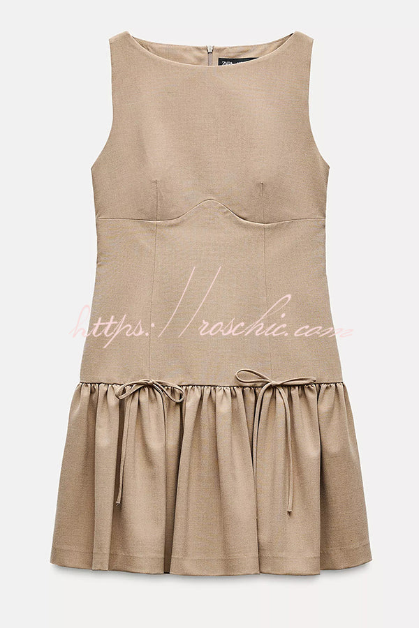 Gracefully Styled Dress for Any Occasion
