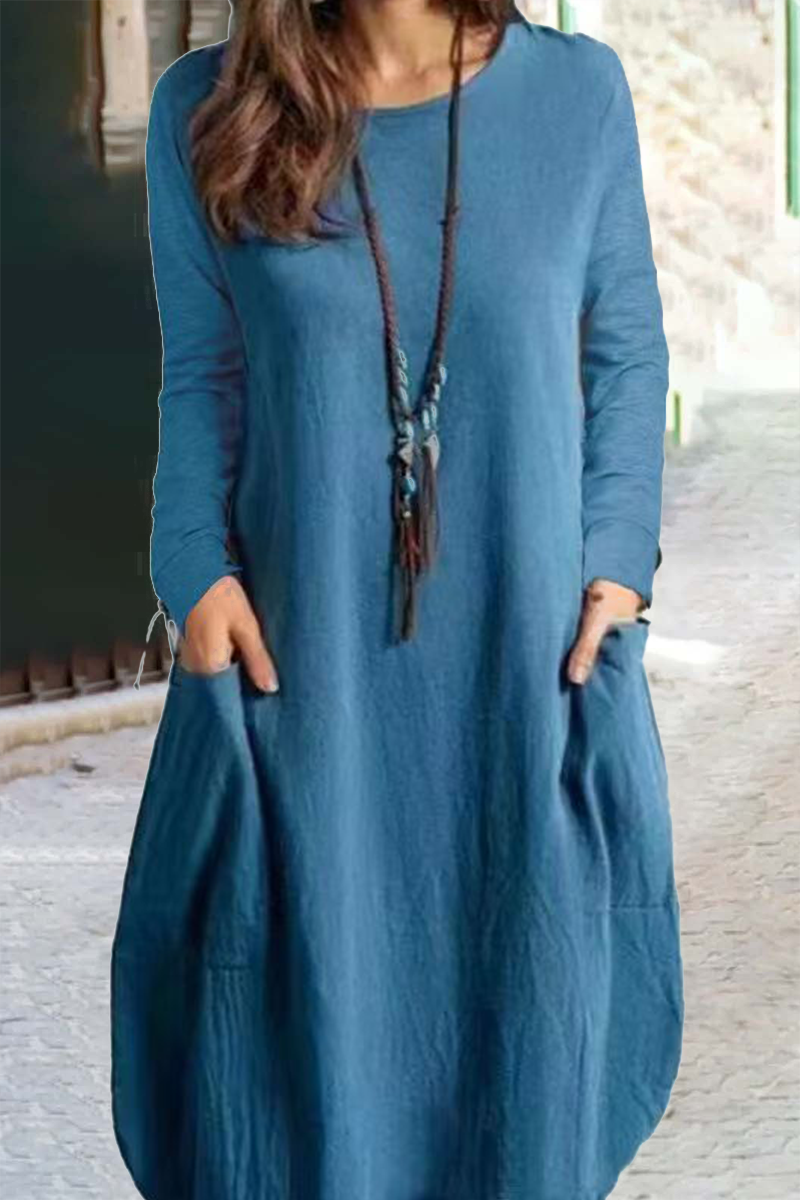 Classic Vintage Dress with a Flattering Fit