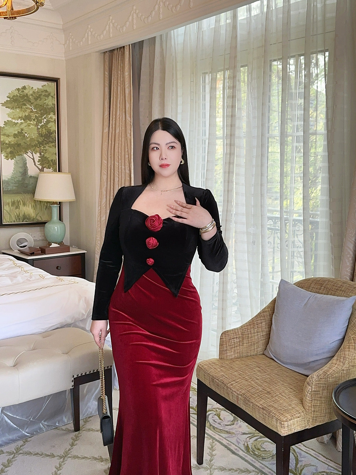 Beautifully Crafted Dress in a Classic Style