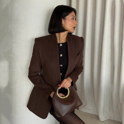 Well Tailored Coat with a Graceful Silhouette