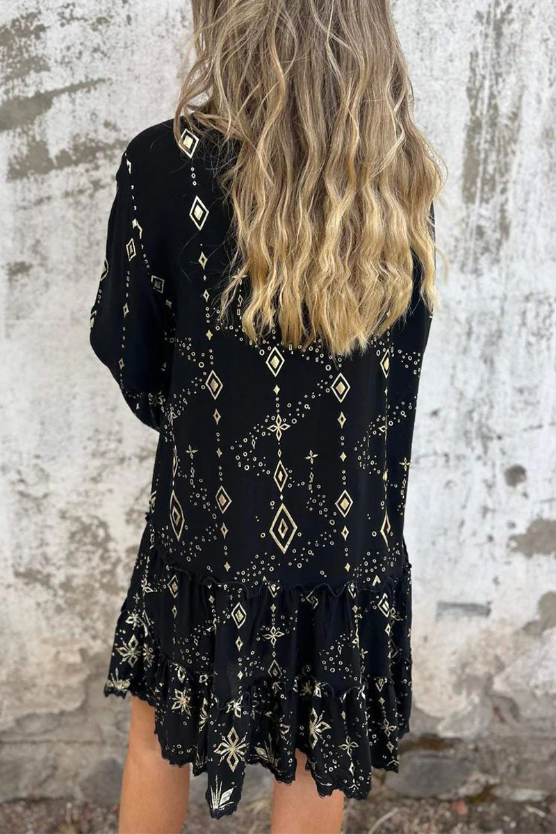 Sophisticated Dress with a Clean Classic Look