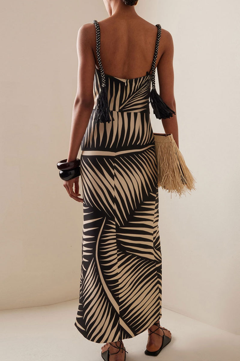 Effortlessly Elegant Dress with a Timeless Design