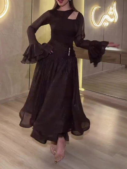Effortlessly Elegant Dress with a Timeless Design