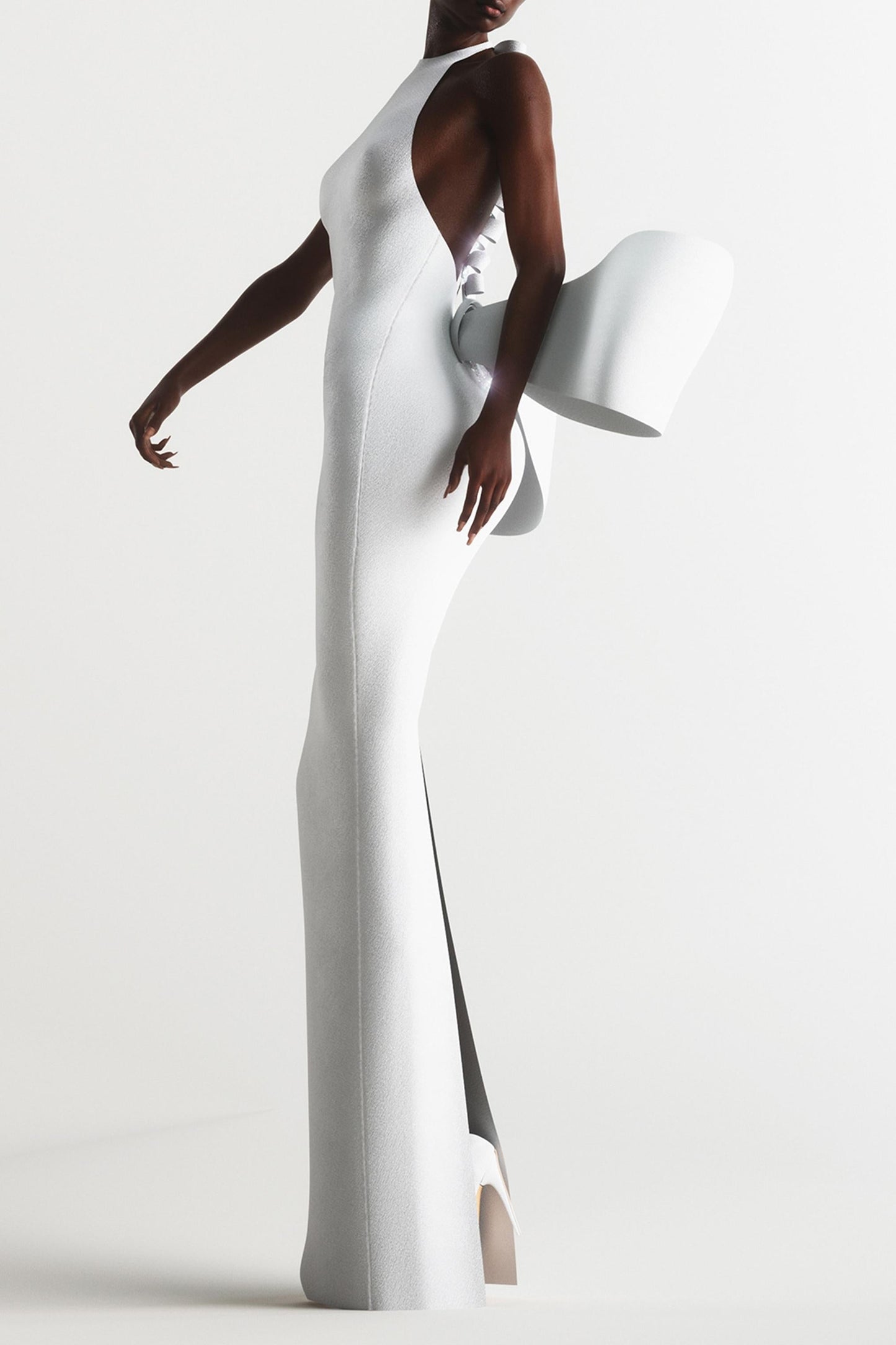 Well Tailored Dress with a Graceful Silhouette