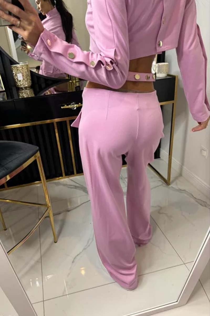 Well Tailored Pants with a Graceful Silhouette