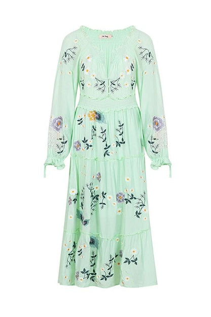 Classic Vintage & Enduringly Stylish Dress