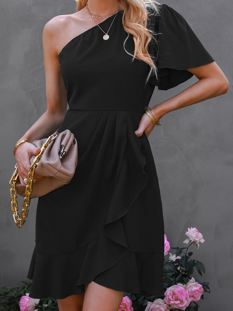 Well Tailored Dress with a Graceful Silhouette