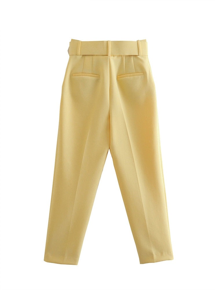 Elegantly Styled Pants for Everyday Wear