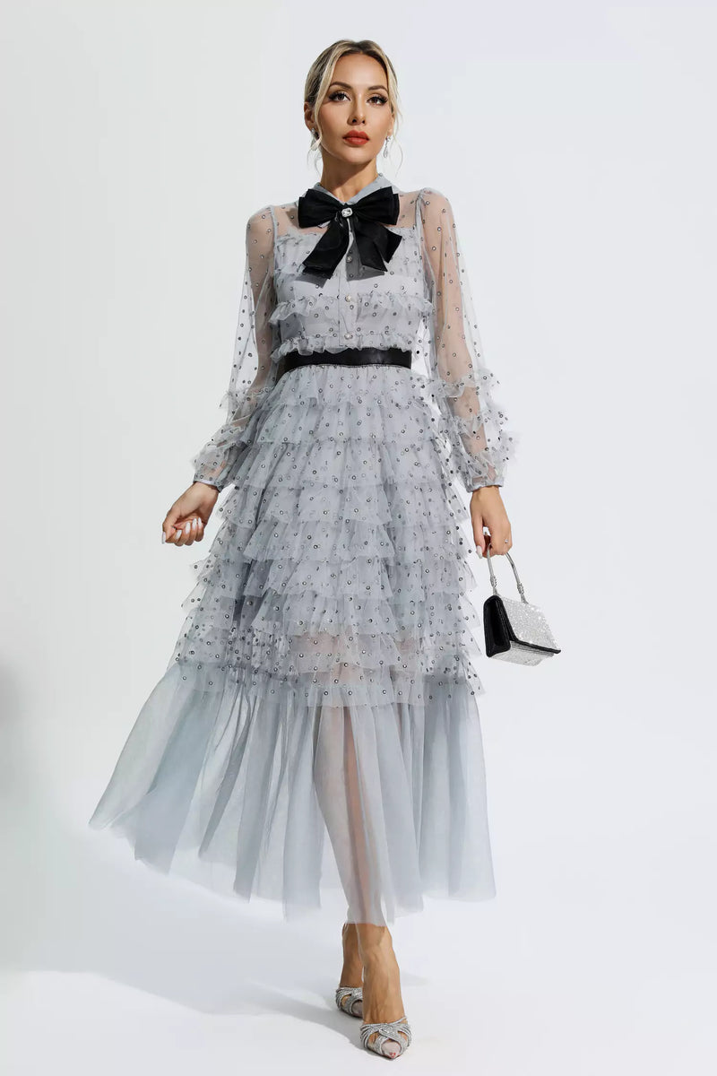 Well Tailored Dress with a Graceful Silhouette