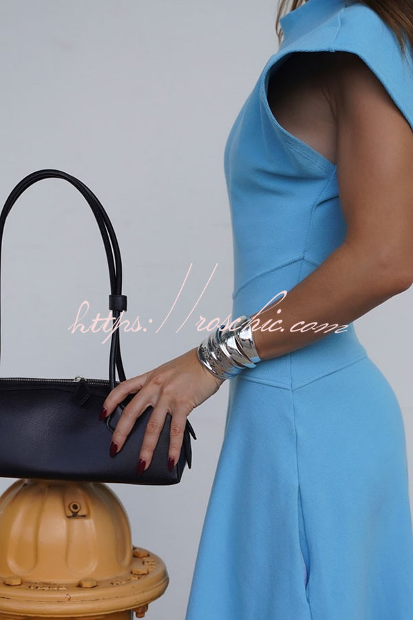 Well Tailored Dress with a Graceful Silhouette