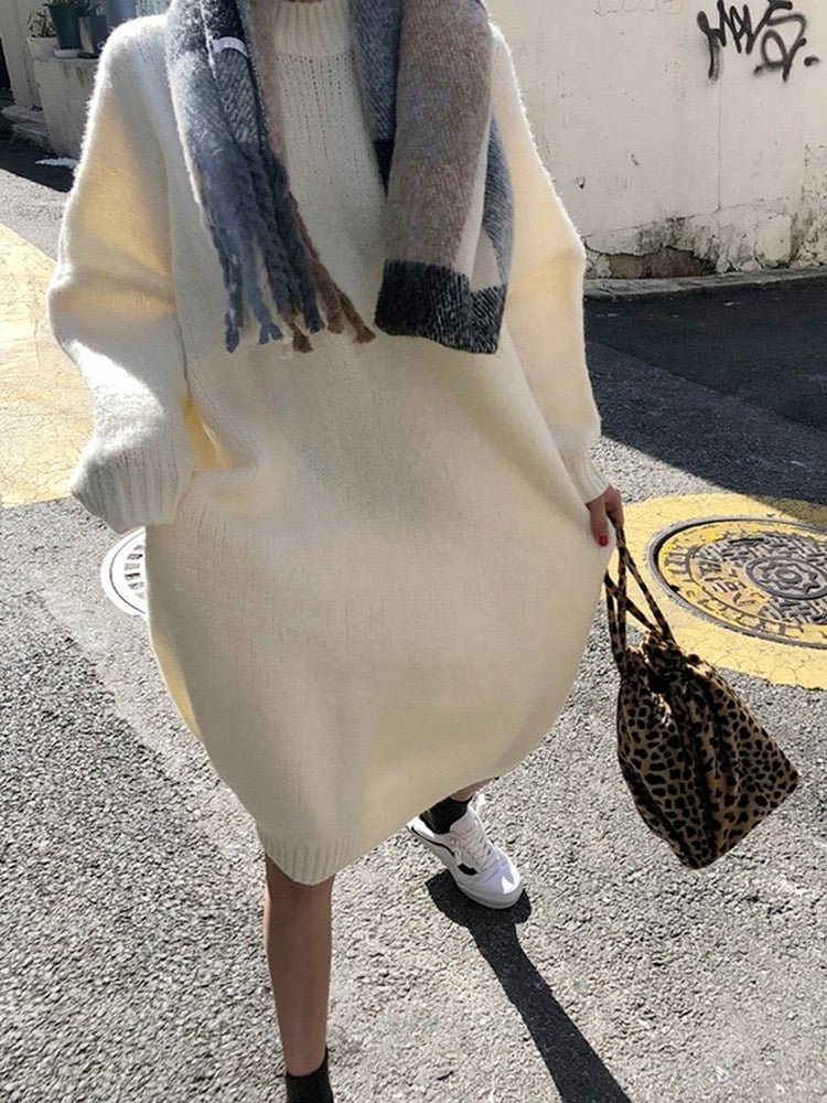Effortlessly Elegant Sweater with a Timeless Design