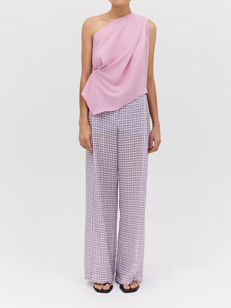 Effortlessly Elegant Top with a Timeless Design