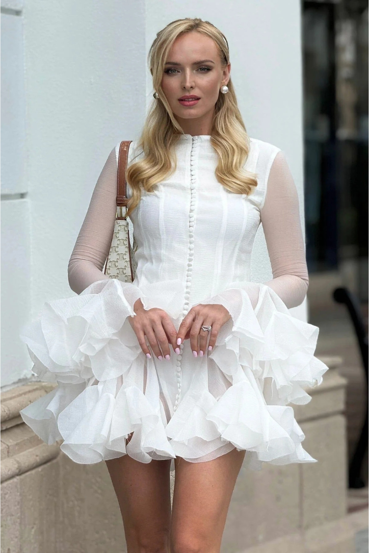 Gracefully Styled Dress for Any Occasion