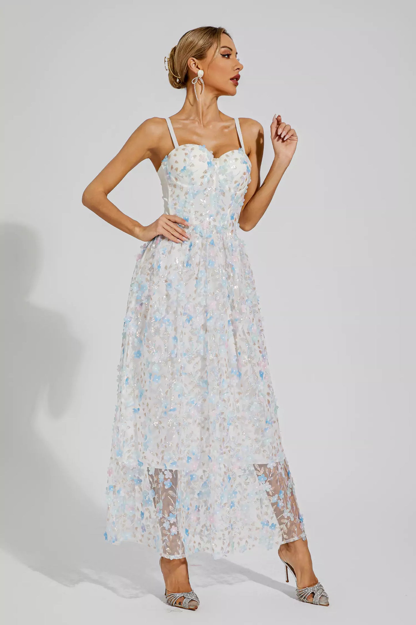 Beautifully Crafted Dress in a Classic Style