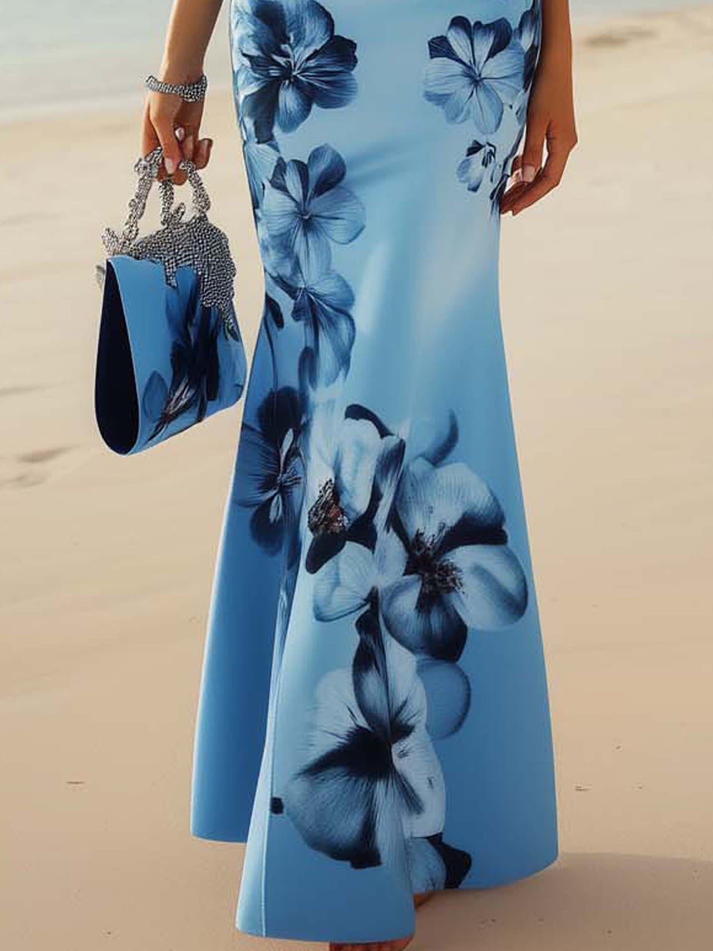 Well Tailored Dress with a Graceful Silhouette