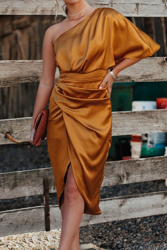 Well Tailored Dress with a Graceful Silhouette