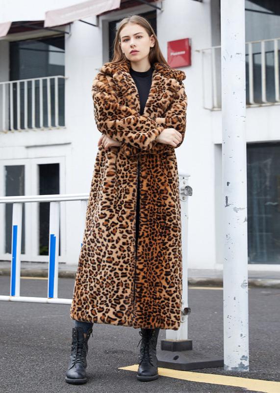 Beautifully Finished Coat in a Timeless Design