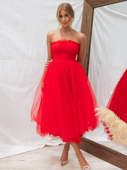 Gracefully Styled Dress for Any Occasion