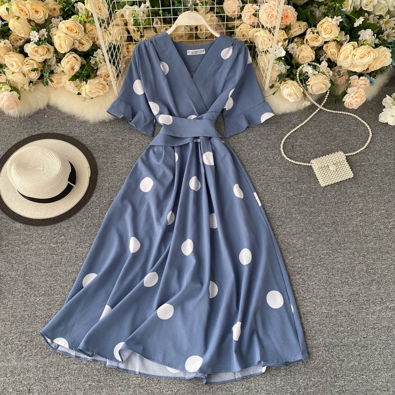 Classic Vintage Dress with a Flattering Fit