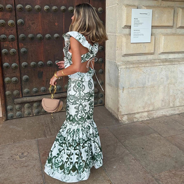 Effortlessly Elegant Dress with a Timeless Design