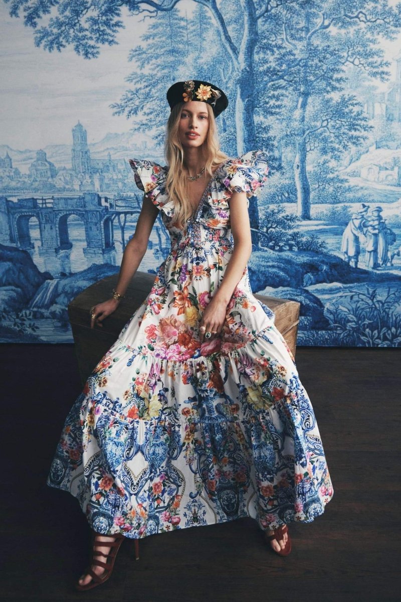 Well Tailored Dress with a Graceful Silhouette