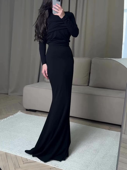Well Tailored Top with a Graceful Silhouette