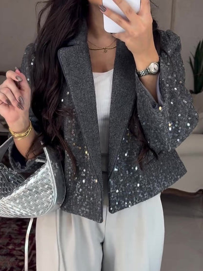 Effortlessly Elegant Jacket with a Timeless Design