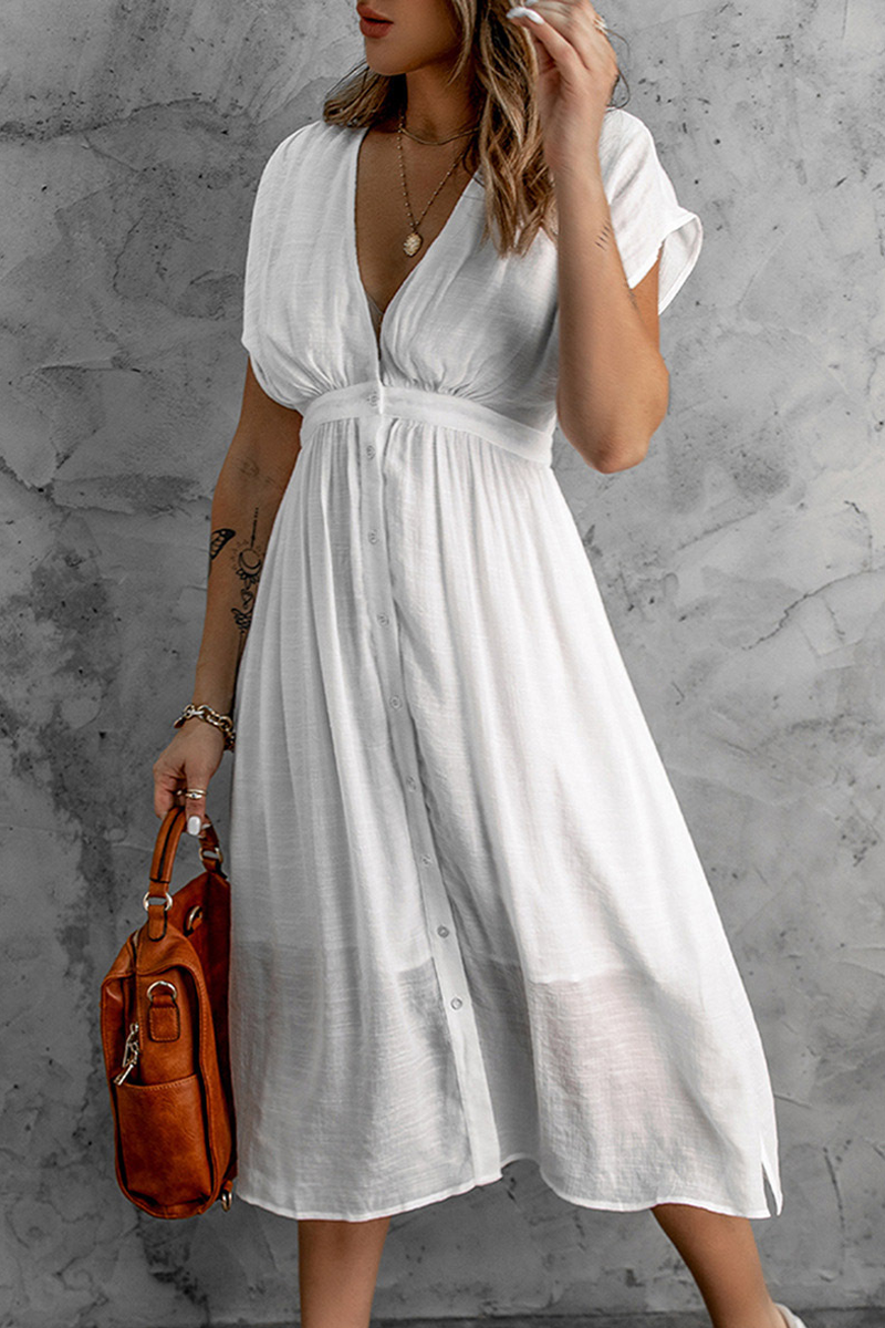 Beautifully Finished Dress in a Timeless Design