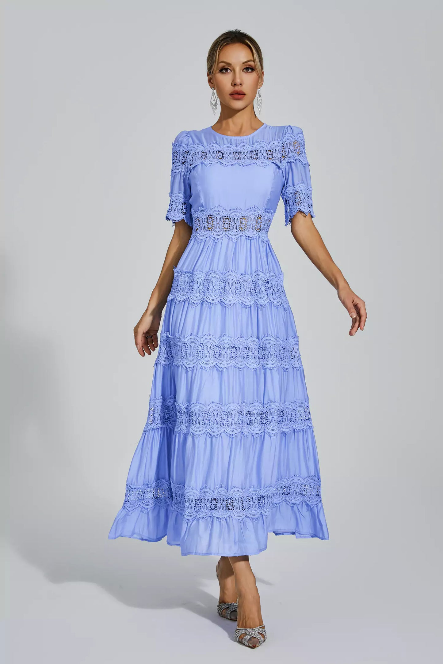 Effortlessly Elegant Dress with a Timeless Design
