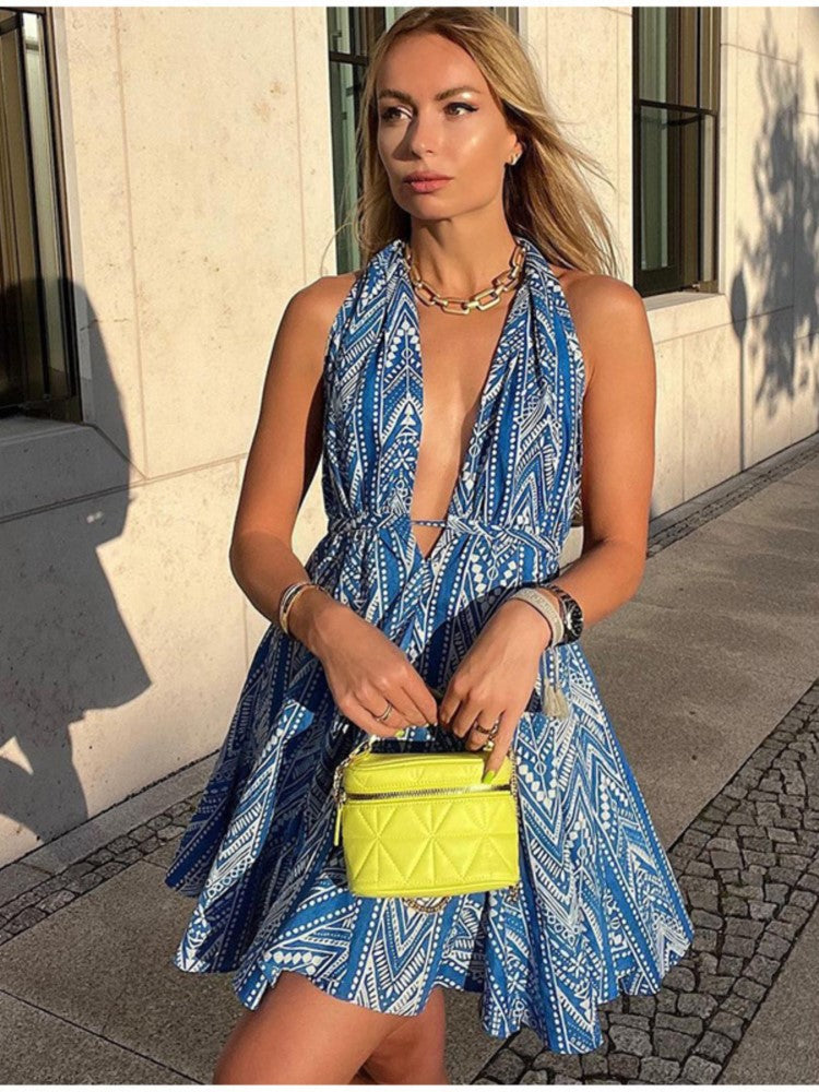 Beautifully Crafted Dress in a Classic Style