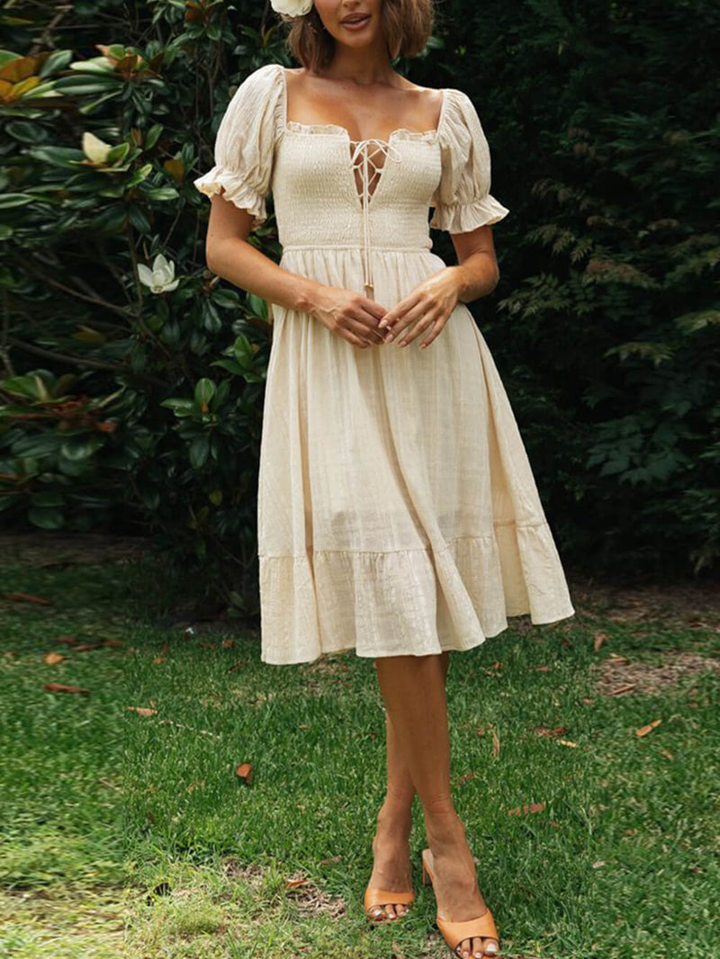 Well Tailored Dress with a Graceful Silhouette