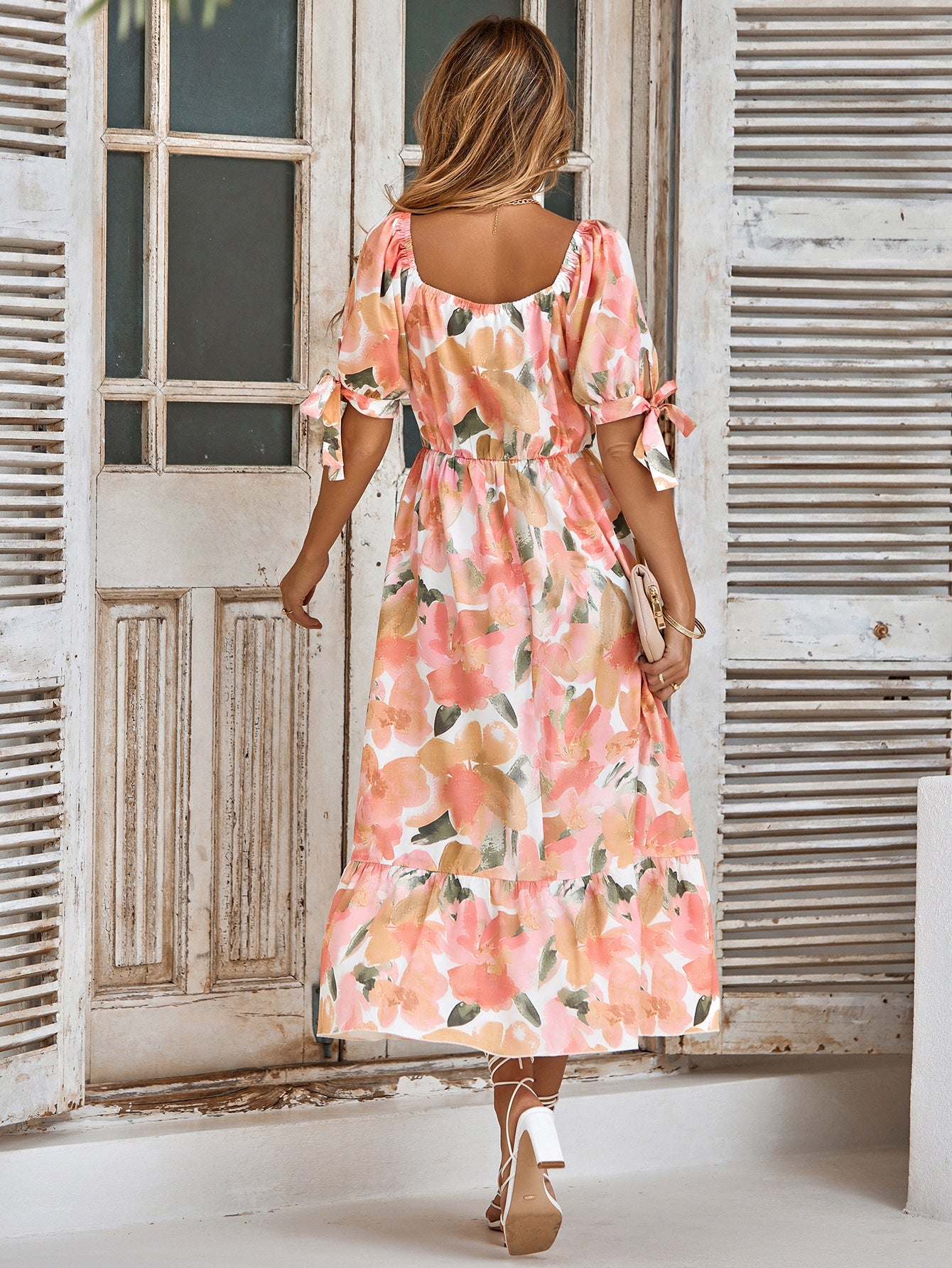 Beautifully Finished Dress in a Timeless Design